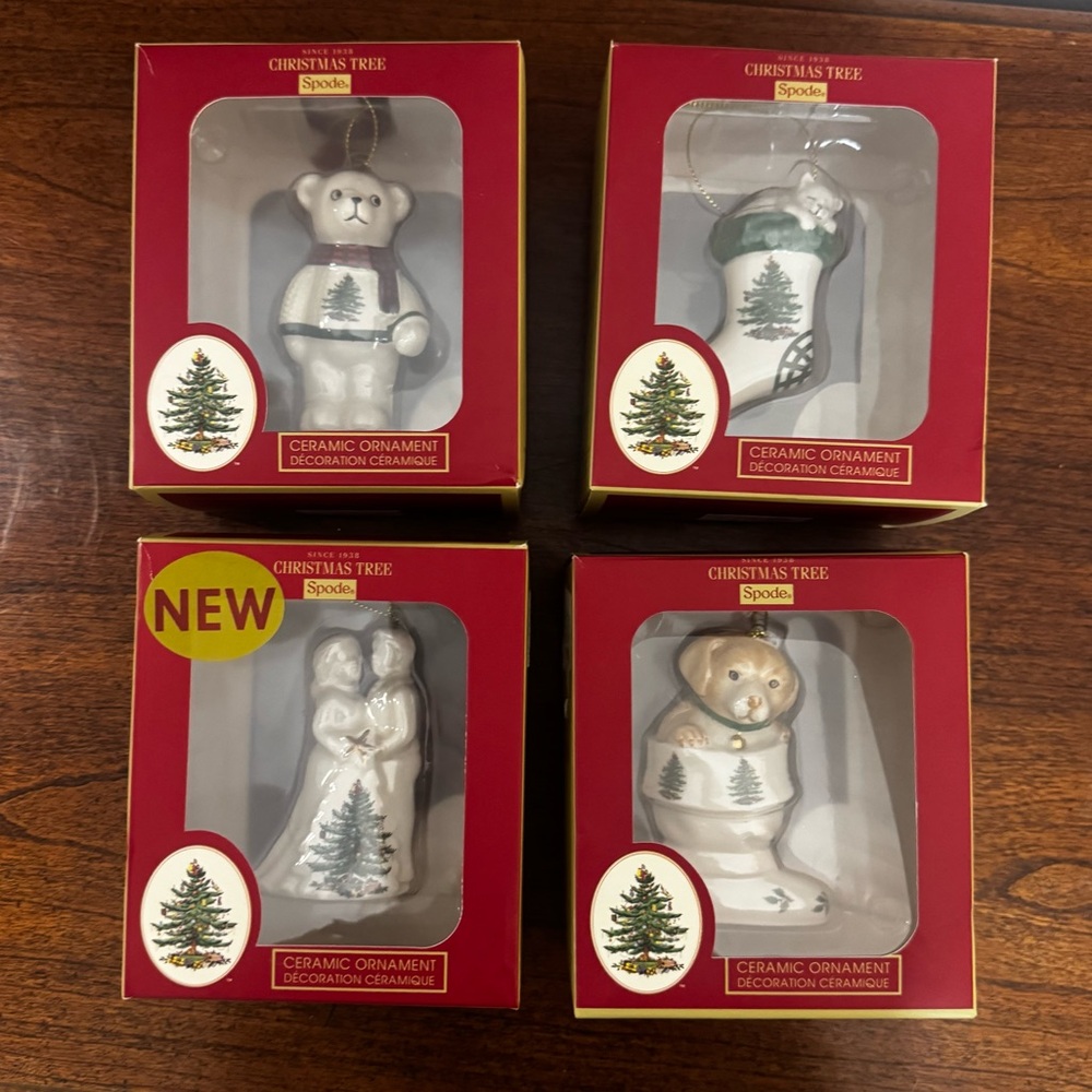 Like New Set of 4 Spode Christmas Tree Ornaments